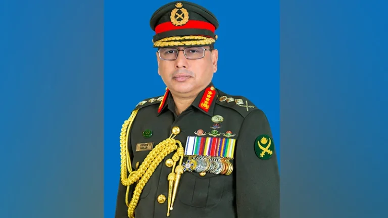 যুক্তরাষ্ট্র সফর শেষে দেশে ফিরেছেন সেনাবাহিনী প্রধান