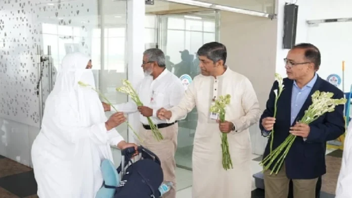 দেশে ফিরেছেন ৬১৭৫ হাজি