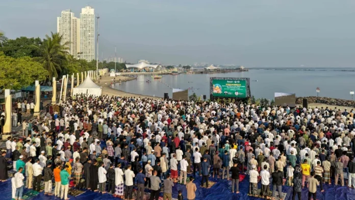 সৌদি আরবসহ মধ্যপ্রাচ্যে উদযাপিত হচ্ছে ঈদ