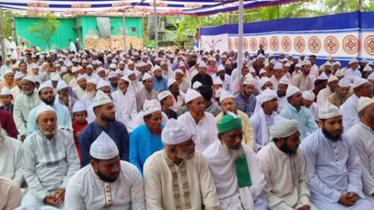 সৌদির সঙ্গে মিল রেখে রাজধানীসহ বিভিন্ন জায়গায় ঈদের নামাজ অনুষ্ঠিত