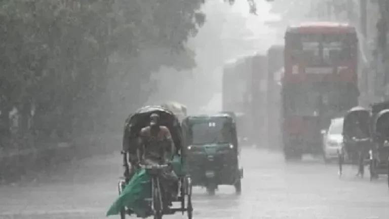 ২৪ ঘণ্টায় ঢাকায় ৮০ মিমি বৃষ্টি, আজও বজ্রবৃষ্টির আভাস