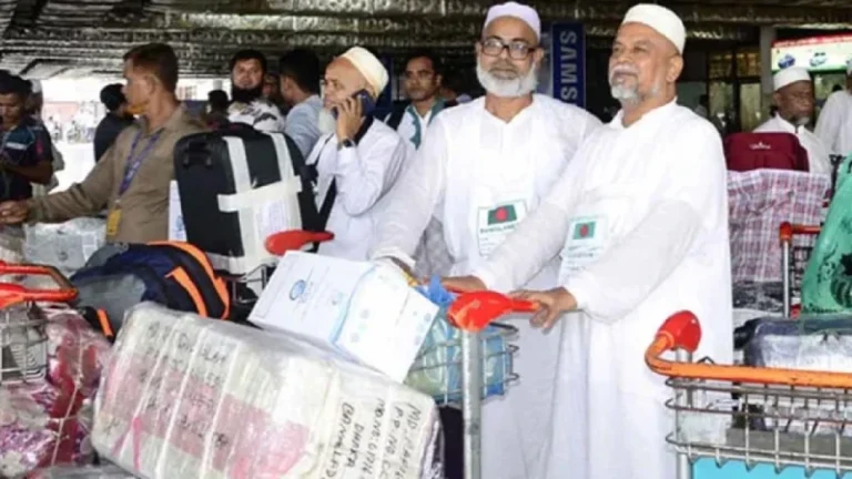 দেশে ফিরেছেন ১৭ হাজার ৬৮৯ হাজি, মারা গেছেন ৪২