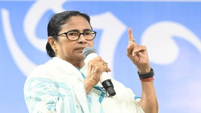 ভাঙন ঠেকাতে পুরোনো নেতাদের তৃণমূলের দায়িত্বে ফেরালেন মমতা