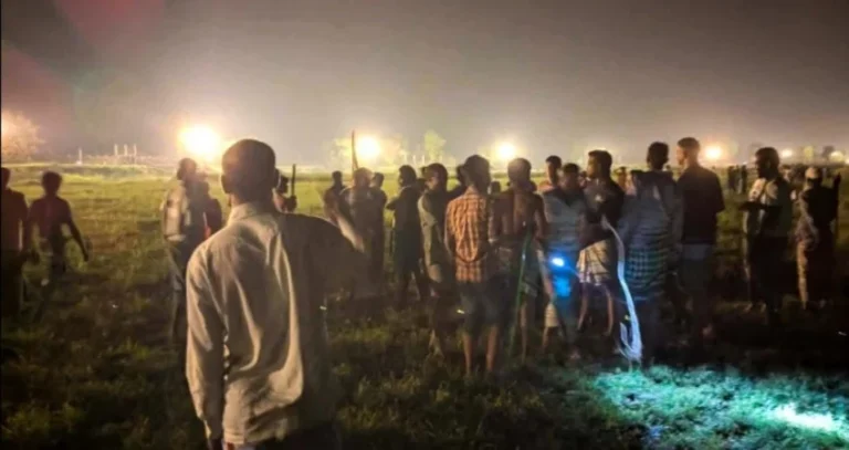 রৌমারী সীমান্তে বিএসএফের পুশইনের চেষ্টা, কঠোর অবস্থানে বিজিবি ও এলাকাবাসী