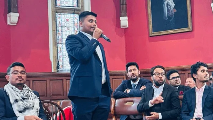 লন্ডনে হাসনাত আবদুল্লাহর অনুষ্ঠানে ডিম নিক্ষেপ, আওয়ামী লীগ নেতাসহ আটক ৩