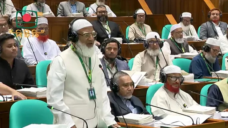 ‘প্রায় সকলেই কুচিকুচি করে কাটার পরে বলেন, এগুলো ছাড়েন’ সংসদে বিরোধী দলীয় নেতা
