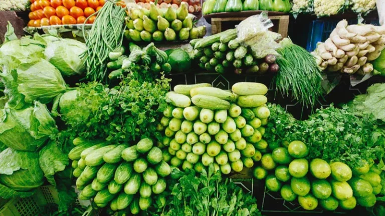 বৃষ্টি বাড়িয়েছে সবজির দাম
