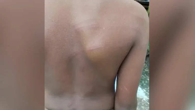 মাদ্রাসাছাত্রকে হাত-পা বেঁধে পেটালেন তিন শিক্ষক, ৫ হাজার টাকায় মীমাংসা
