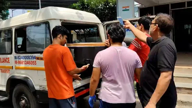 কলকাতায় আগুন পাঁচ বাংলাদেশির মরদেহ নিয়ে বেনাপোলের পথে স্বজনেরা