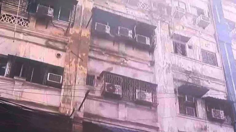 কলকাতায় আবাসিক হোটেলে আগুনে ৯ মৃত্যু, সকলেই বাংলাদেশি