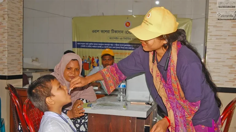 ঝুঁকিপূর্ণ ১৪ এলাকায় কলেরার টিকা শুরু