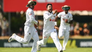 সকালের সেশন বাংলাদেশের, ১৫ রানের লিড অস্ট্রেলিয়ার