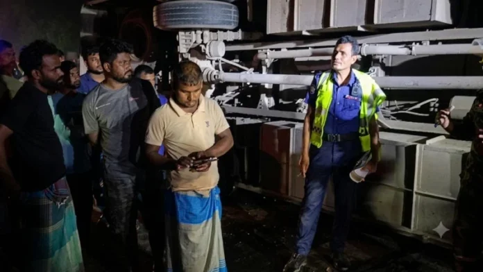 সিরাজগঞ্জে বাস-ট্রাকের সংঘর্ষে নিহত ২, আহত ১০webp