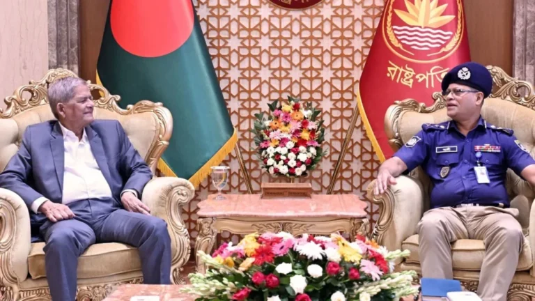 আইন-শৃঙ্খলা রক্ষা ও অপরাধ দমনে পুলিশকে নিষ্ঠার সঙ্গে কাজ করার আহ্বান রাষ্ট্রপতির