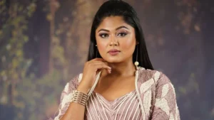 খ্যাতির মোহে নানা রকম কাণ্ডকীর্তি, ফের মৌসুমীদের ‘আমরা ভাইরাল’
