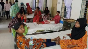 ঠাকুরগাঁওয়ে ফের মিড ডে মিল খেয়ে হাসপাতালে ২৯ শিক্ষার্থী