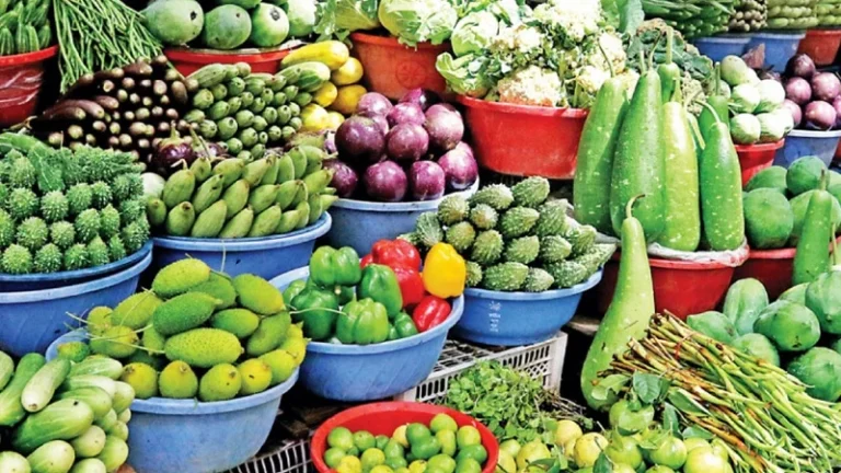 দুই কিলোমিটারে তিন বাজার, দামের ফারাক ৩০ টাকা