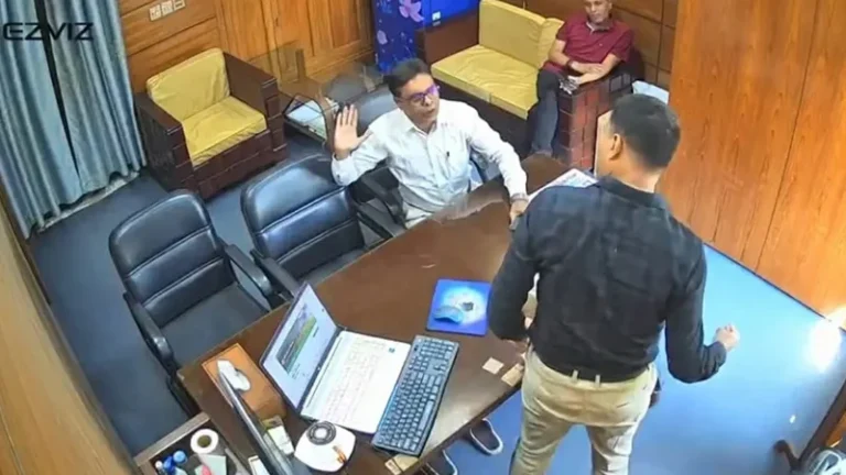 কৃষি সম্প্রসারণ অধিদপ্তর ‘এক থাপ্পড়ে ঠিক করে দেব’—প্রকল্প পরিচালককে ঠিকাদার