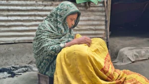 জমি না দেওয়ায় ৮০ বছরের মাকে বাড়িছাড়া