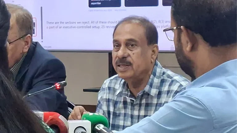 সমালোচনার পথ বন্ধ করলে বিপদে পড়বে সরকার
