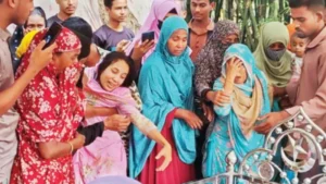 সাতজনকে দাফন, শোকে মুহ্যমান চার গ্রাম